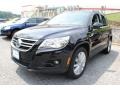 Deep Black Metallic - Tiguan SE 4Motion Photo No. 1