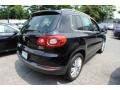 Deep Black Metallic - Tiguan SE 4Motion Photo No. 6