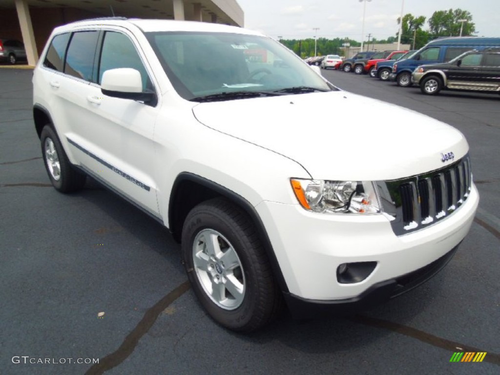 2013 Grand Cherokee Laredo 4x4 - Bright White / Black photo #1