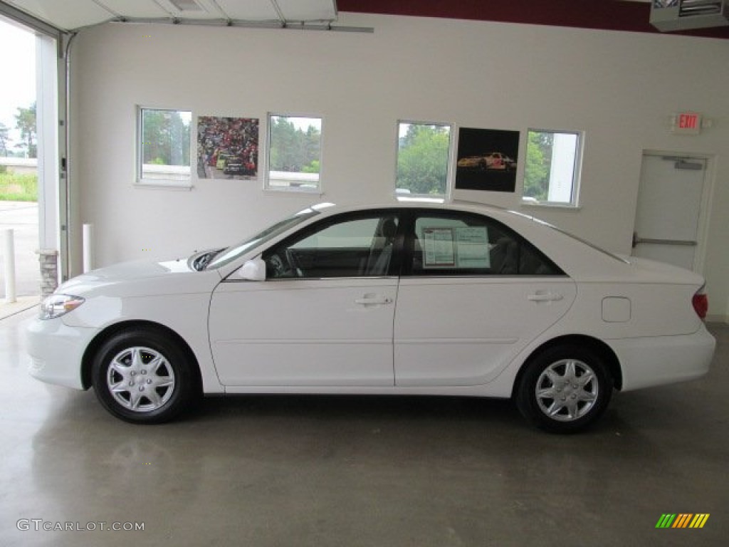 2006 Camry LE - Super White / Taupe photo #2
