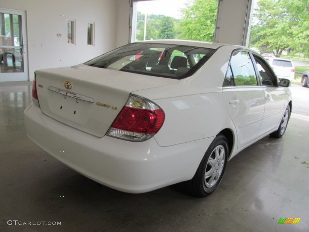 2006 Camry LE - Super White / Taupe photo #6