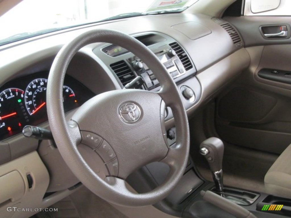 2006 Camry LE - Super White / Taupe photo #9