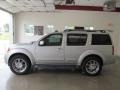 2005 Silver Lightning Metallic Nissan Pathfinder SE 4x4  photo #2