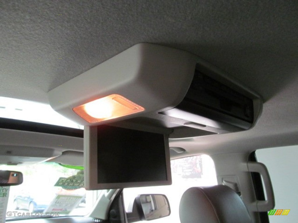 2008 Sequoia SR5 4WD - Timberland Green Mica / Graphite photo #10