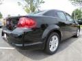 Black - Avenger SXT Photo No. 3