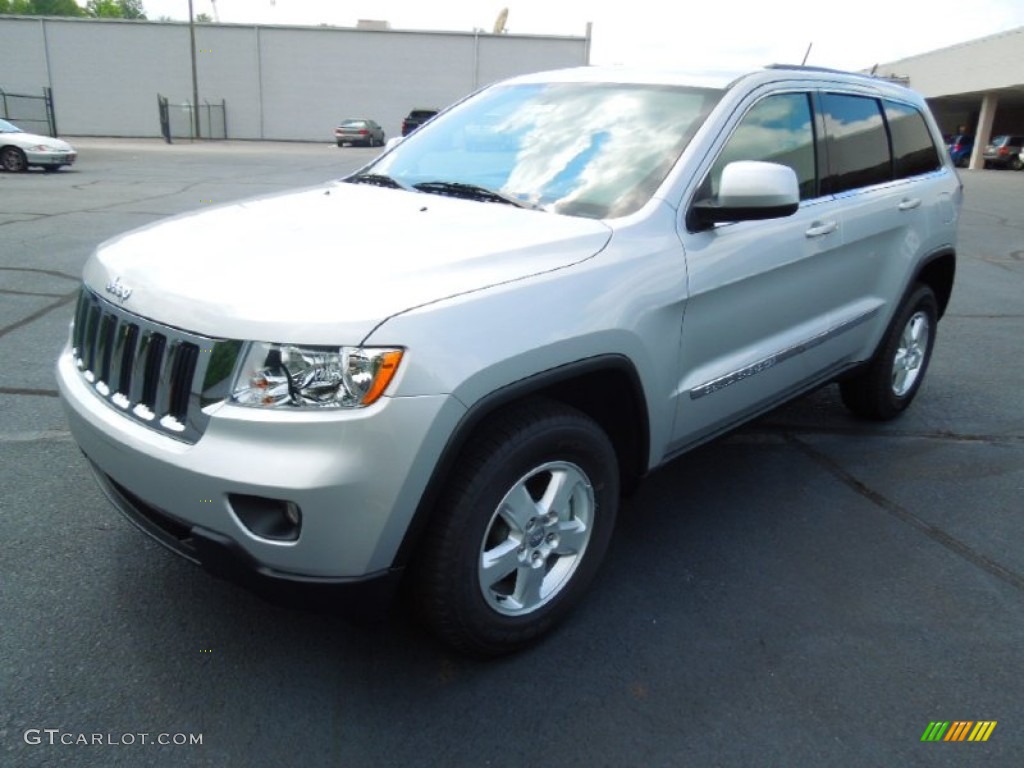 2013 Grand Cherokee Laredo 4x4 - Bright Silver Metallic / Black photo #2