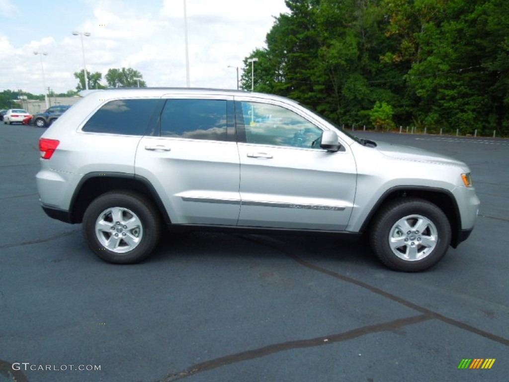 2013 Grand Cherokee Laredo 4x4 - Bright Silver Metallic / Black photo #4