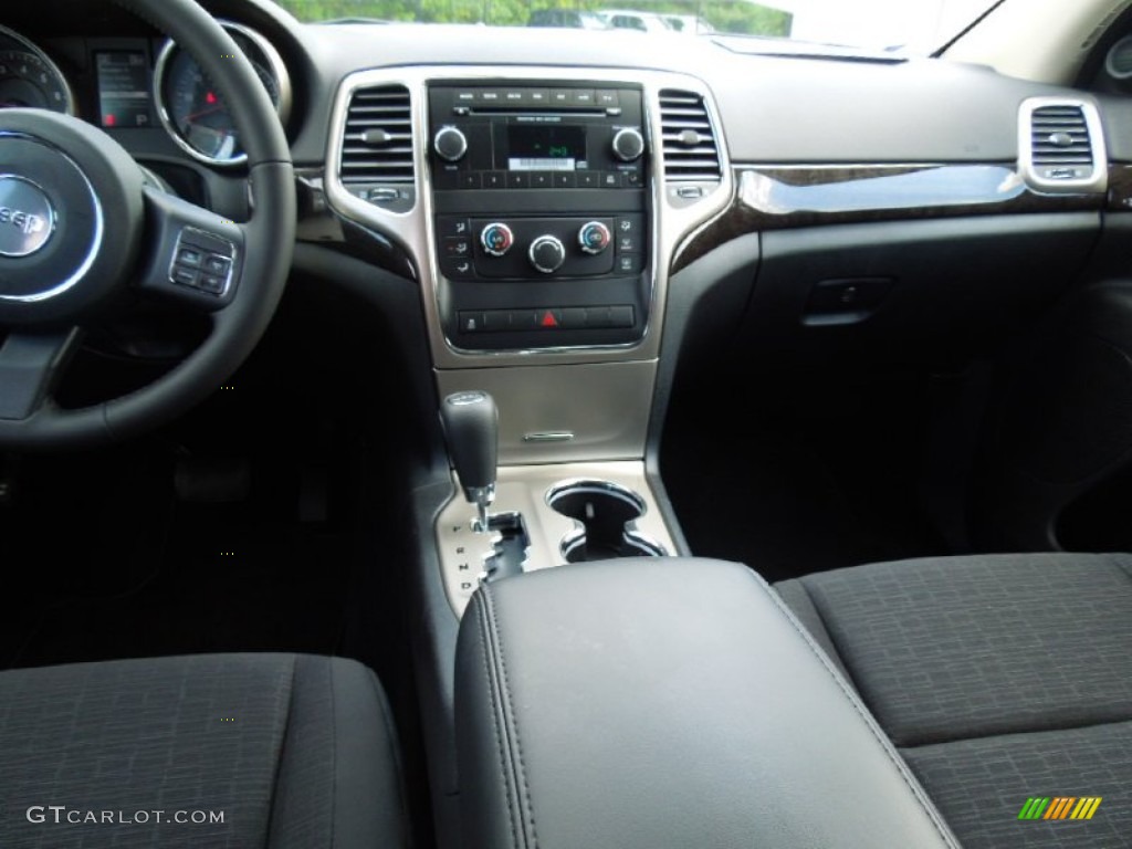 2013 Grand Cherokee Laredo 4x4 - Bright Silver Metallic / Black photo #17