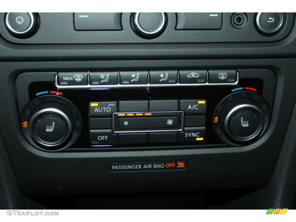 2013 Volkswagen Golf R 4 Door 4Motion Controls Photo #69164908