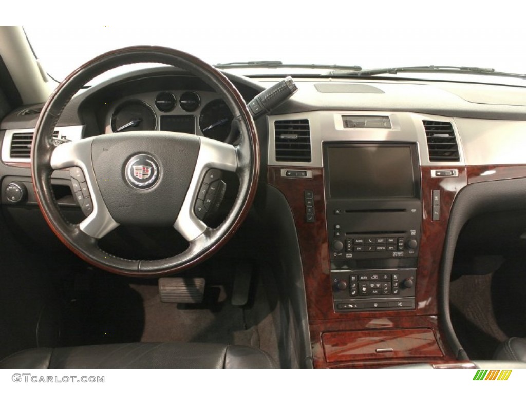 2007 Cadillac Escalade AWD Ebony/Ebony Dashboard Photo #69166756