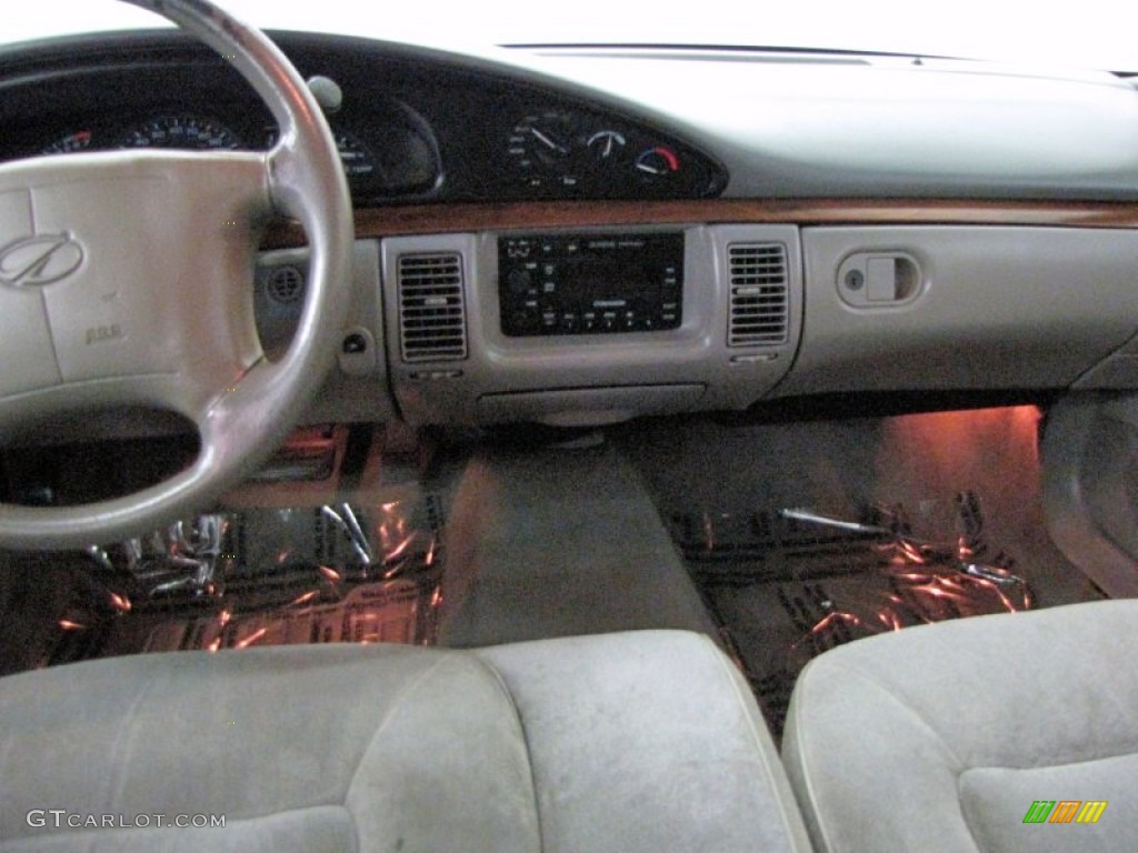 1999 Oldsmobile Eighty-Eight LS Dashboard Photos