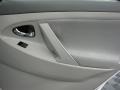 Super White - Camry LE Photo No. 18