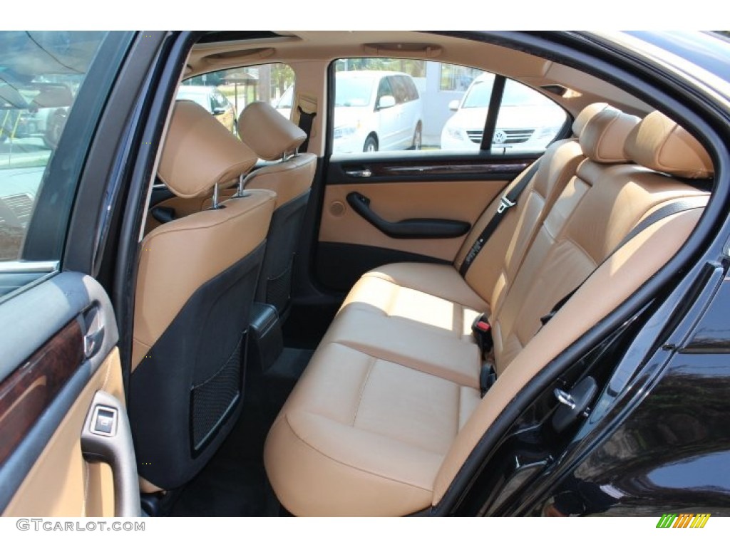 2003 3 Series 330xi Sedan - Jet Black / Sand photo #9