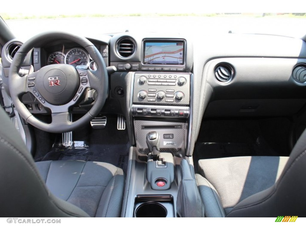 2013 Nissan GT-R Premium Black Dashboard Photo #69174586