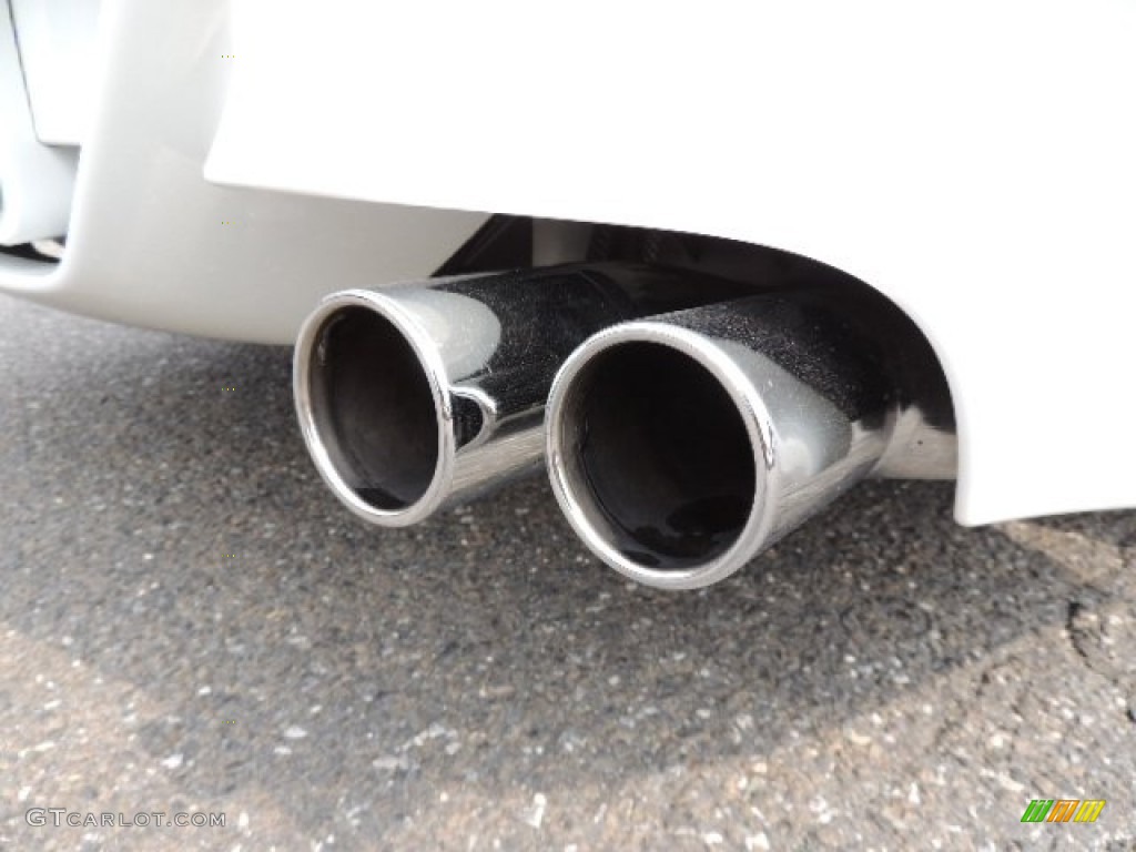2009 BMW M6 Coupe Exhaust Photos