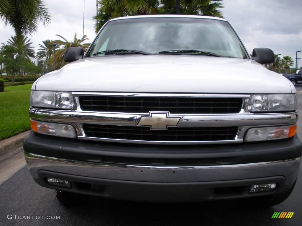 2002 Suburban 1500 LS - Summit White / Tan photo #3