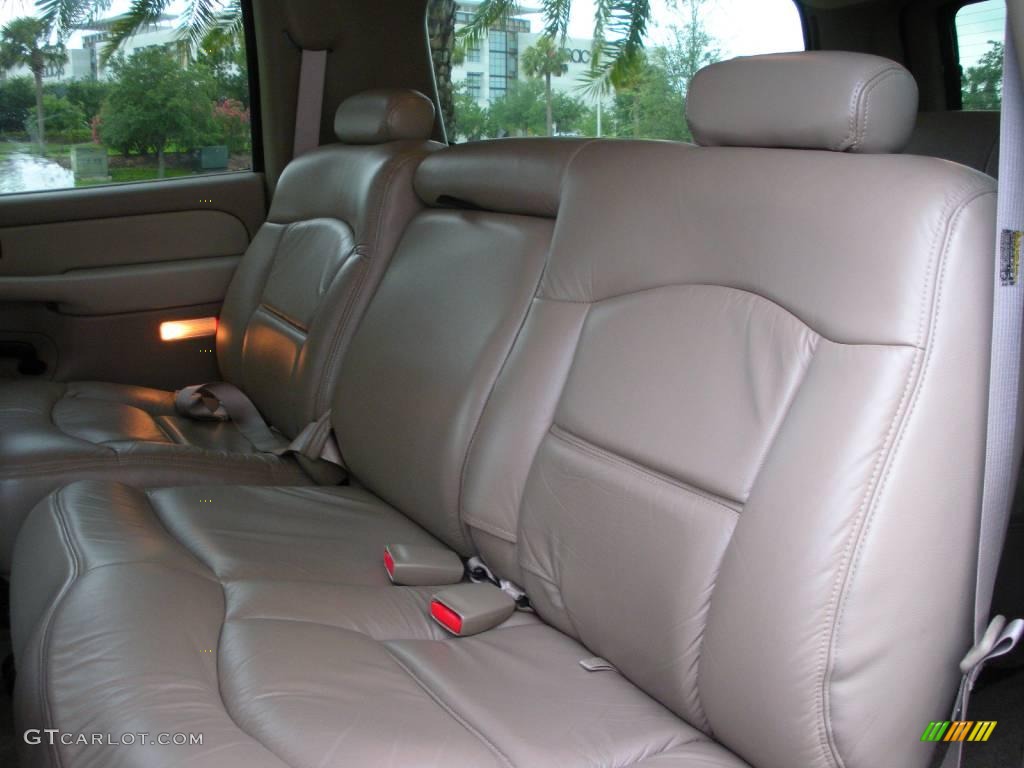 2002 Suburban 1500 LS - Summit White / Tan photo #15