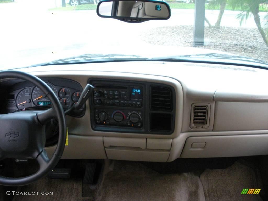2002 Suburban 1500 LS - Summit White / Tan photo #19