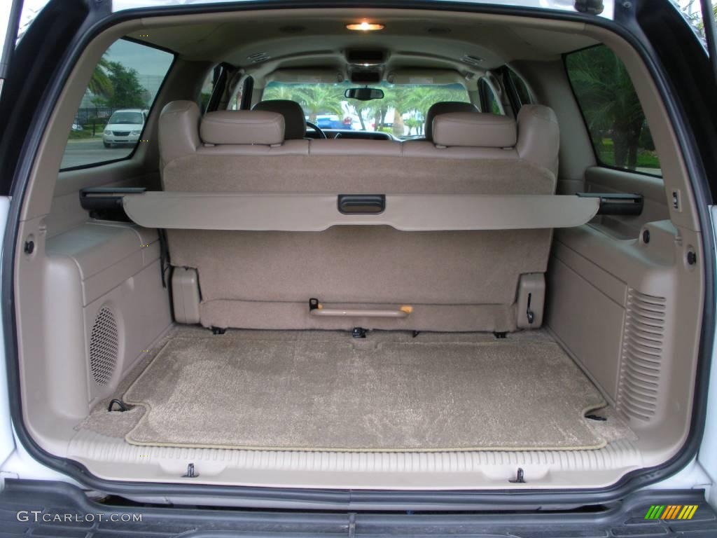 2002 Suburban 1500 LS - Summit White / Tan photo #24