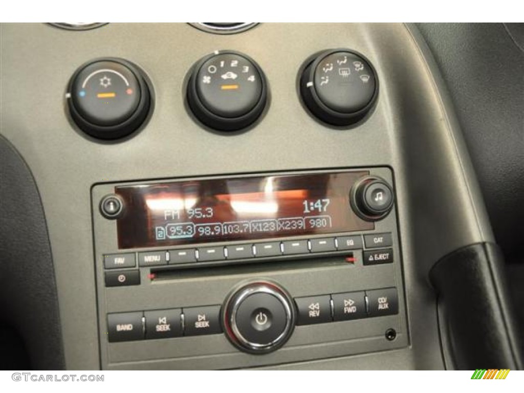 2007 Pontiac Solstice GXP Roadster Controls Photo #69179131
