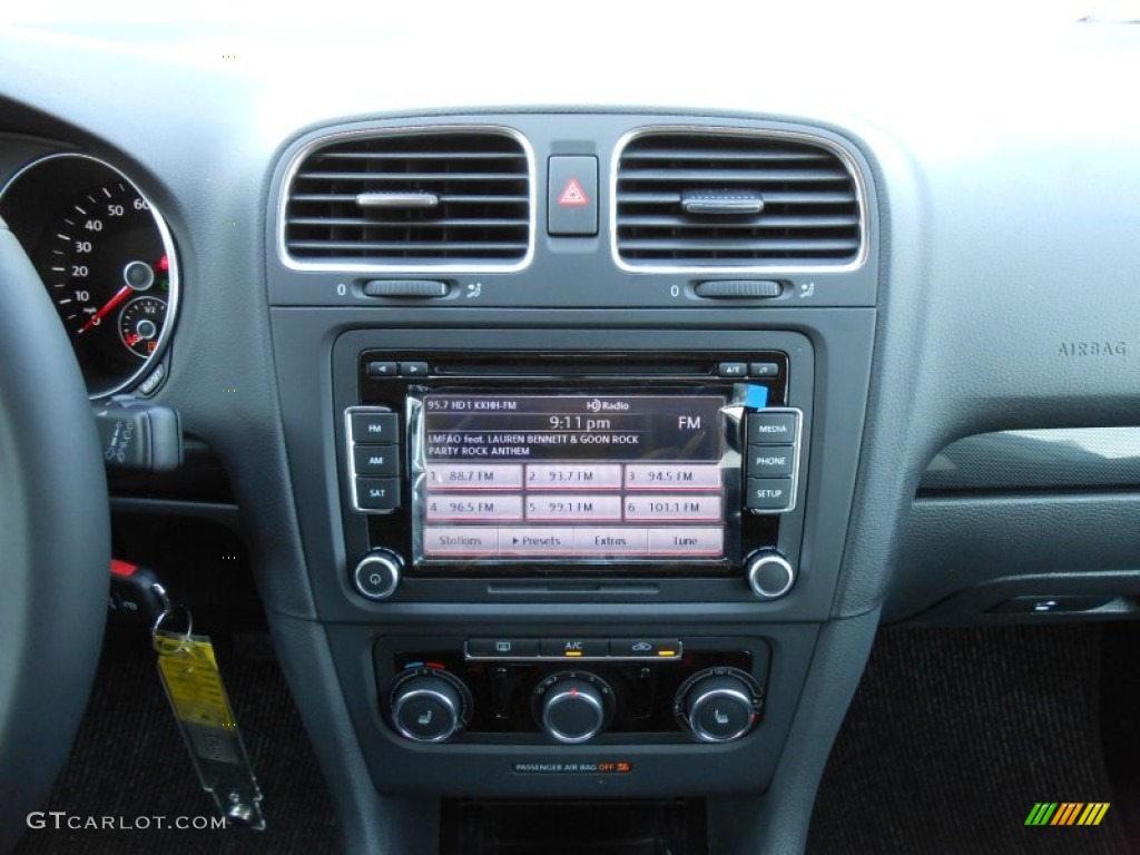 2013 Volkswagen Jetta TDI SportWagen Controls Photo #69185218