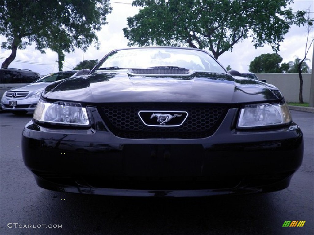 2000 Mustang V6 Convertible - Black / Dark Charcoal photo #4
