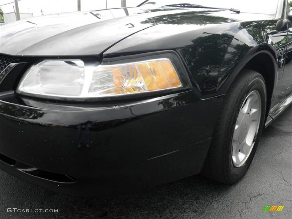 2000 Mustang V6 Convertible - Black / Dark Charcoal photo #8