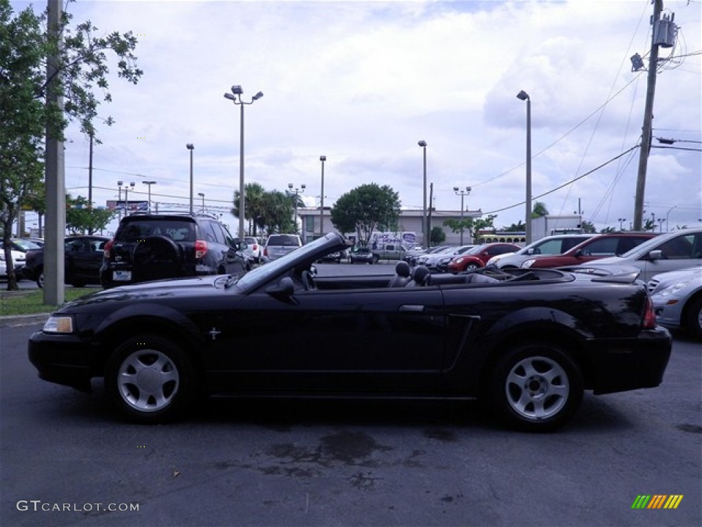 2000 Mustang V6 Convertible - Black / Dark Charcoal photo #10