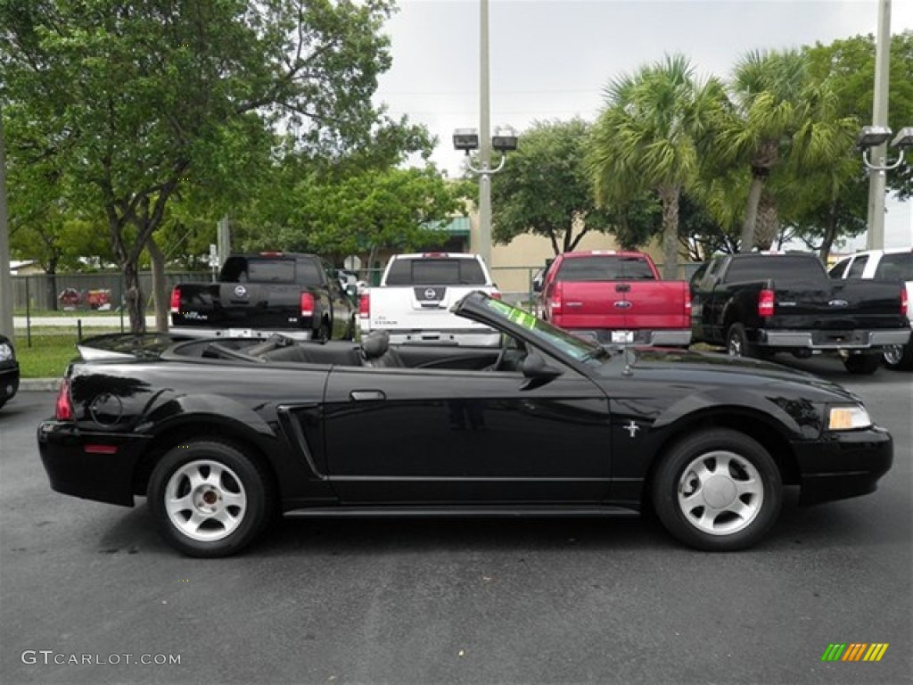 2000 Mustang V6 Convertible - Black / Dark Charcoal photo #21