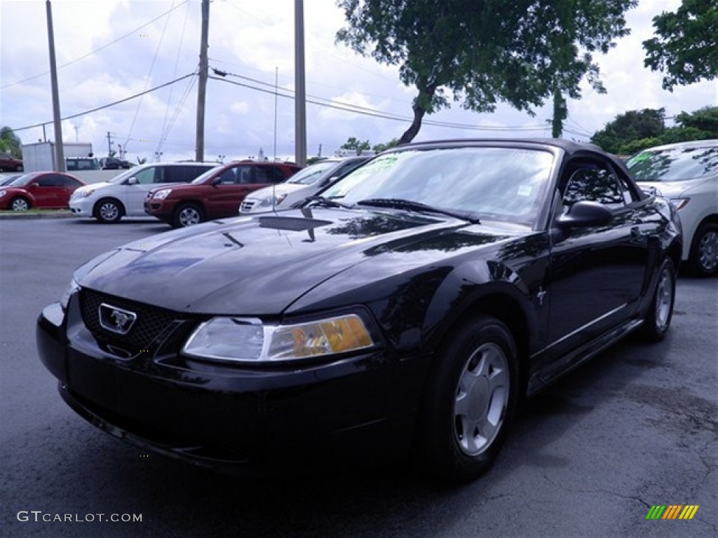 2000 Mustang V6 Convertible - Black / Dark Charcoal photo #24