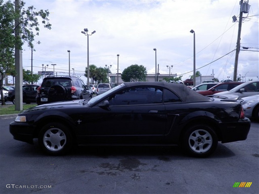 2000 Mustang V6 Convertible - Black / Dark Charcoal photo #25