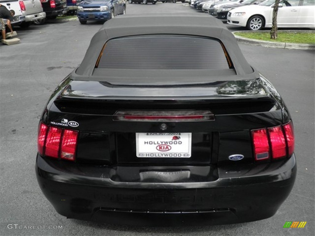 2000 Mustang V6 Convertible - Black / Dark Charcoal photo #28