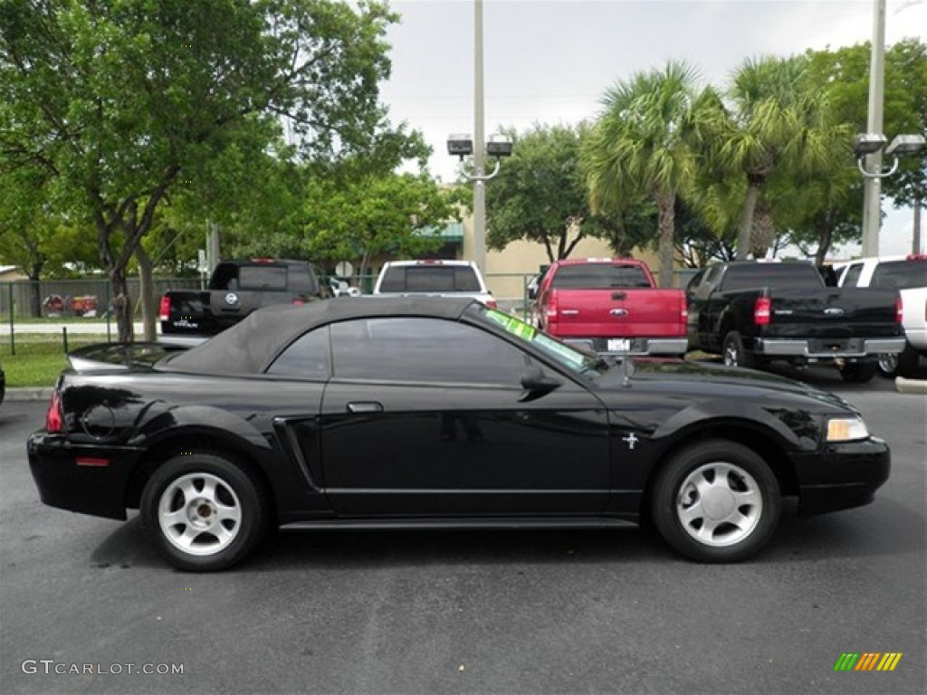 2000 Mustang V6 Convertible - Black / Dark Charcoal photo #30