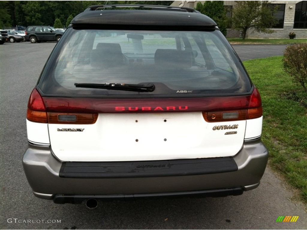 1999 Legacy Outback Wagon - Glacier White / Gray photo #6