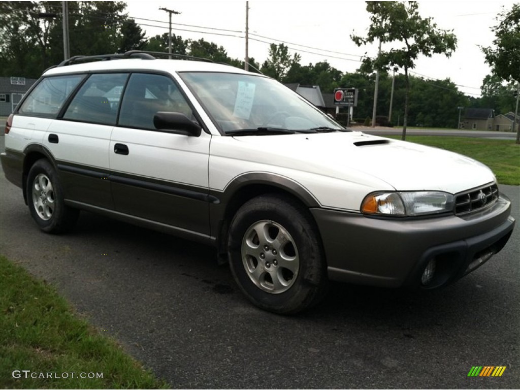 1999 Legacy Outback Wagon - Glacier White / Gray photo #11