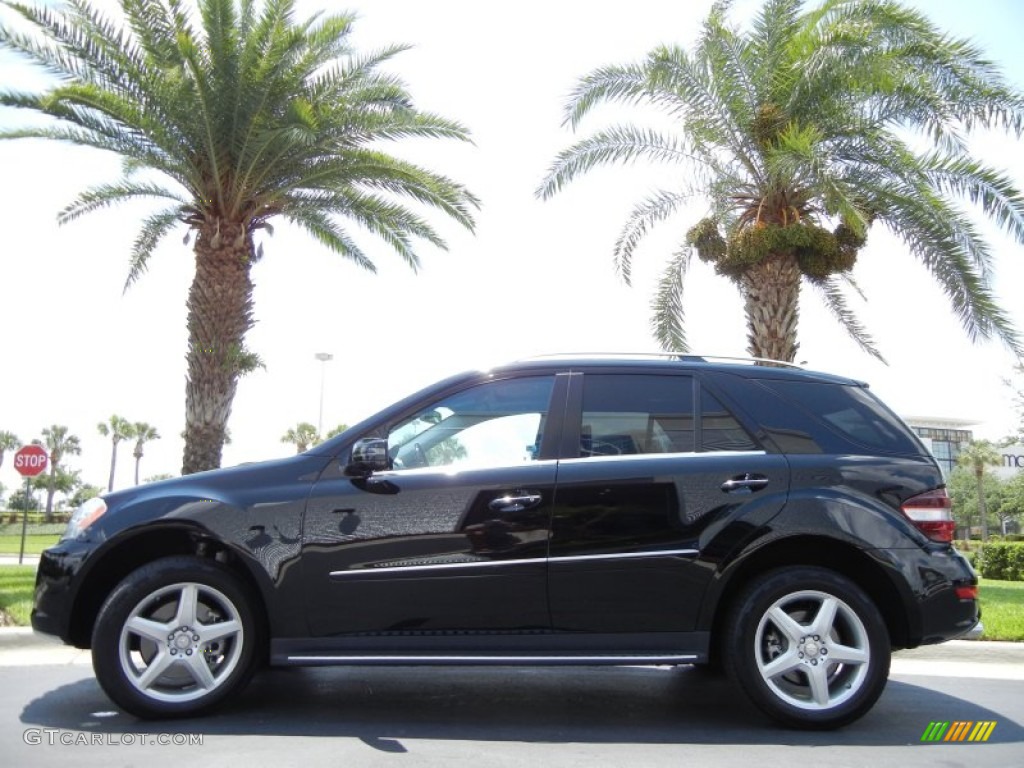 2011 ML 550 4Matic - Black / Black photo #1