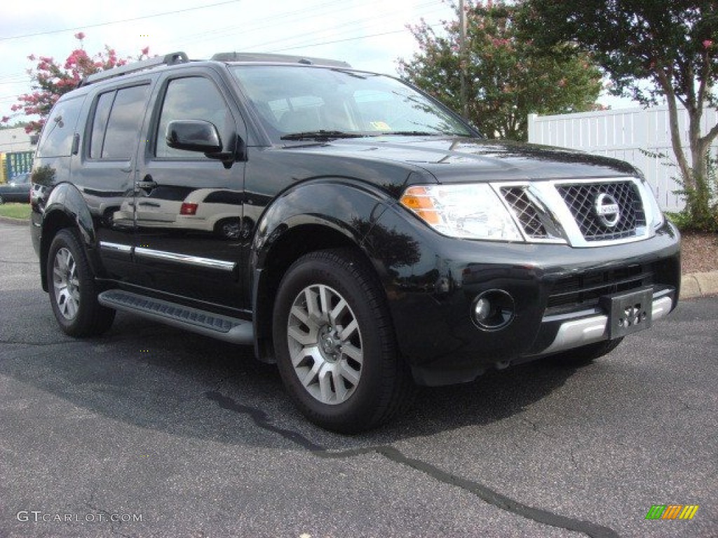 Super Black Nissan Pathfinder