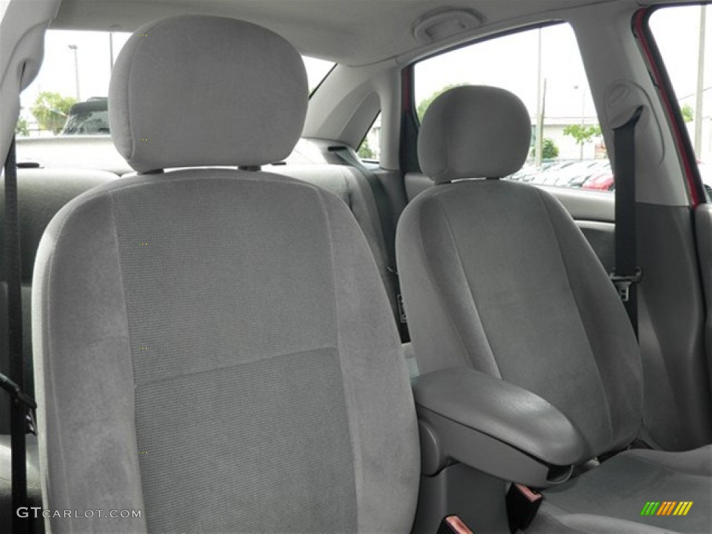 2002 Focus LX Sedan - Infra Red / Medium Graphite photo #20