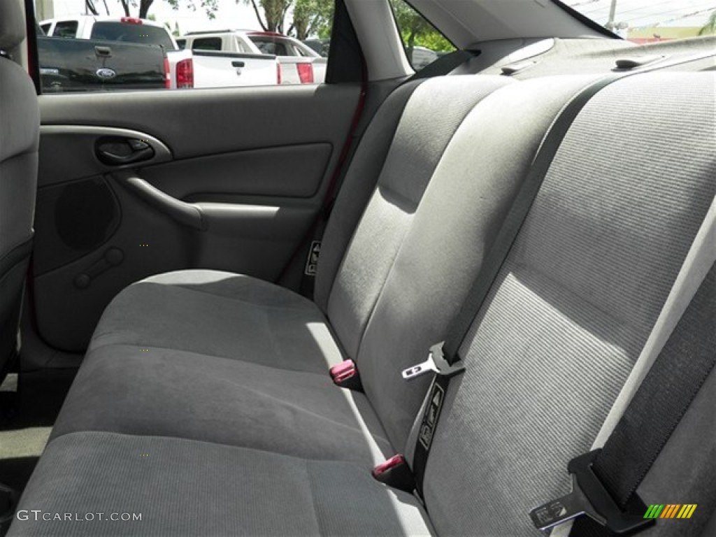2002 Focus LX Sedan - Infra Red / Medium Graphite photo #24