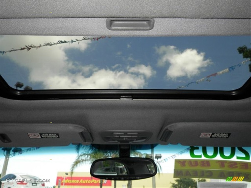 2003 Optima SE V6 - Diamond Silver / Gray photo #44