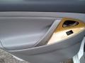 Super White - Camry XLE Photo No. 20