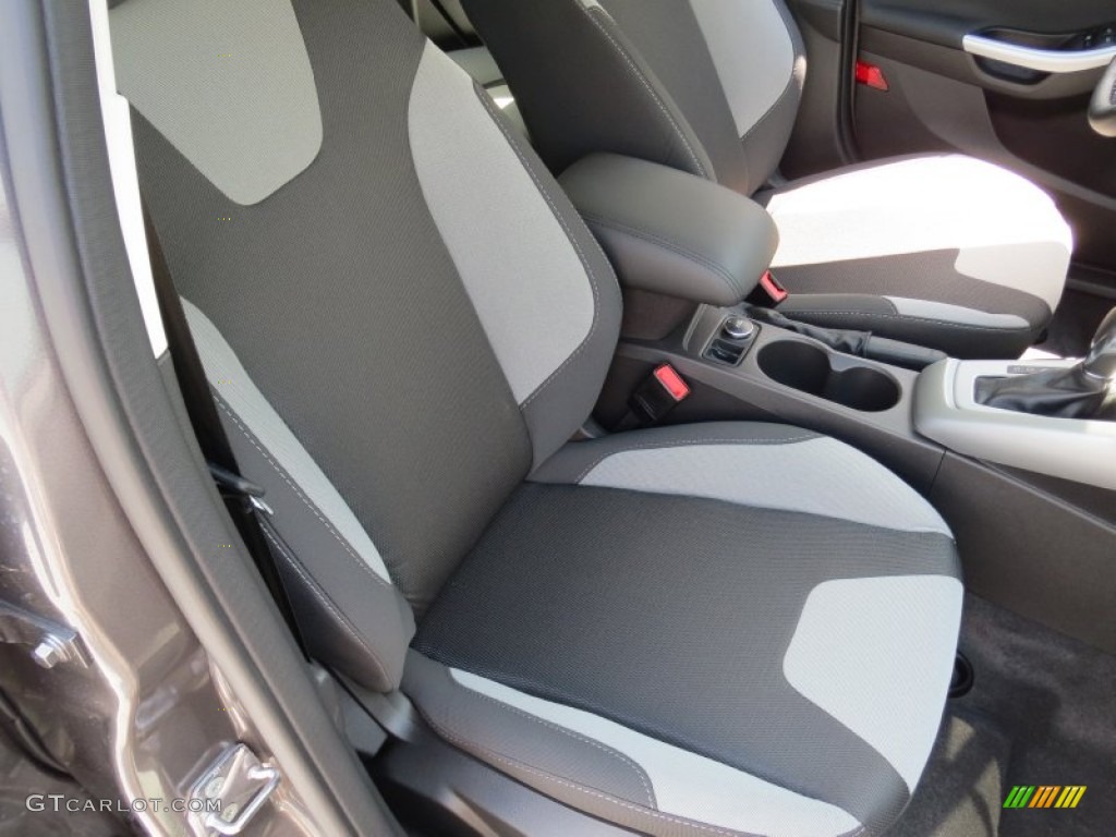 2012 Focus SE Sport 5-Door - Sterling Grey Metallic / Two-Tone Sport photo #17