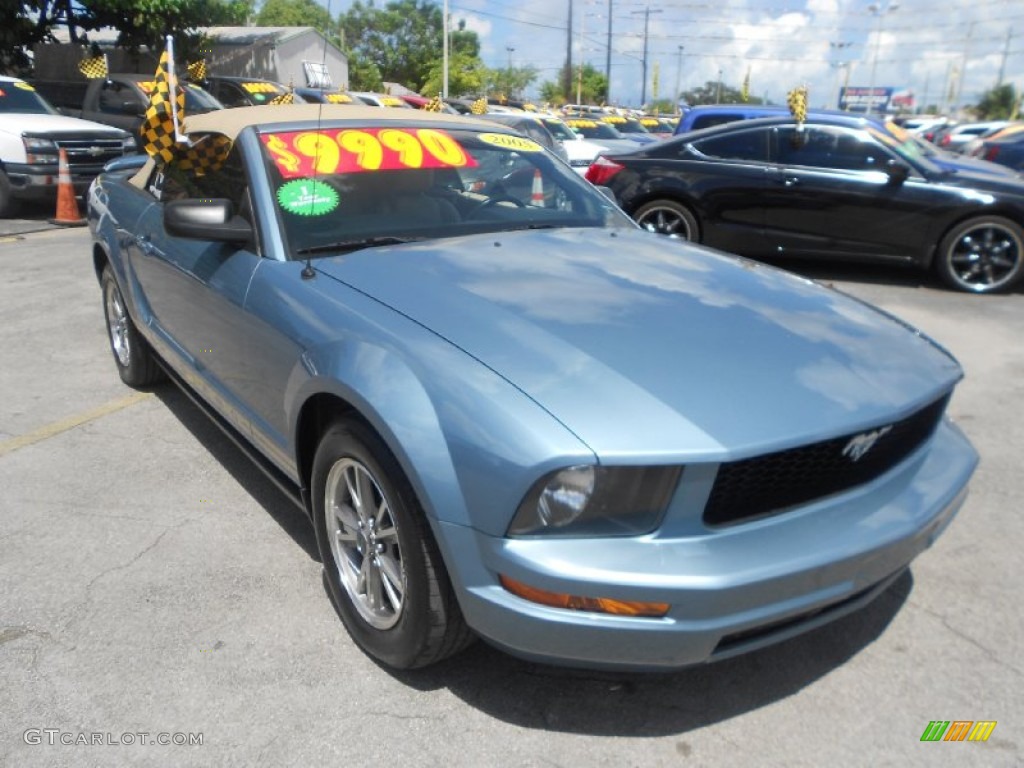 2005 Mustang V6 Premium Convertible - Windveil Blue Metallic / Medium Parchment photo #9