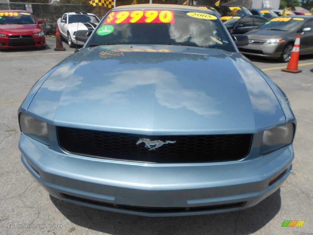 2005 Mustang V6 Premium Convertible - Windveil Blue Metallic / Medium Parchment photo #10