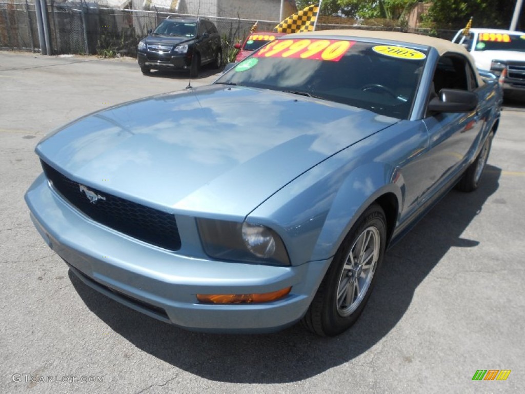2005 Mustang V6 Premium Convertible - Windveil Blue Metallic / Medium Parchment photo #11