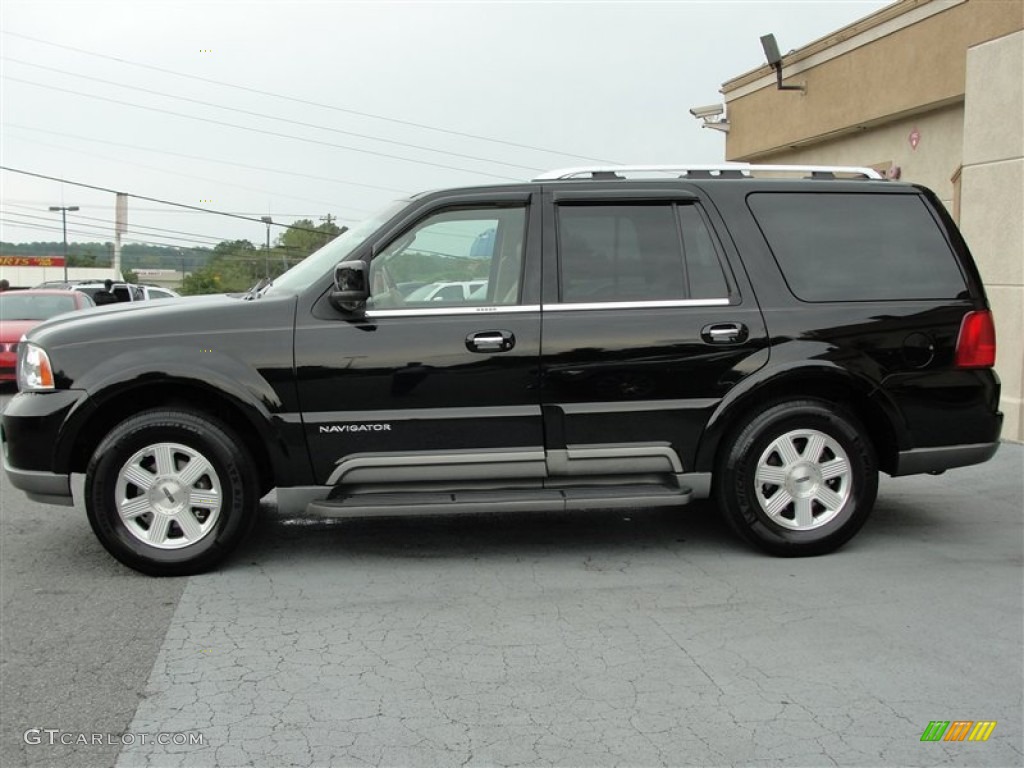 2003 Navigator Luxury - Black / Light Parchment photo #11