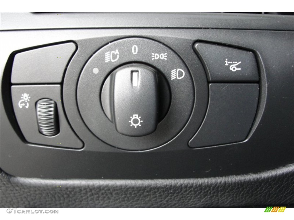 2007 BMW M6 Coupe Controls Photo #69209879