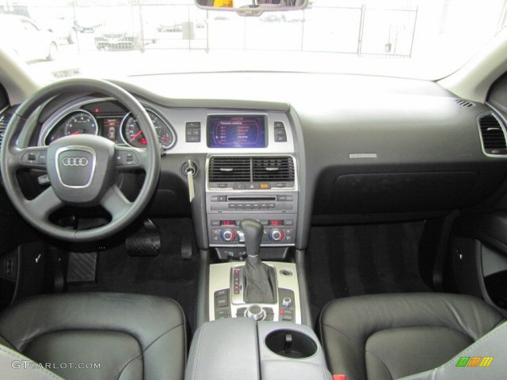 2008 Audi Q7 4.2 Premium quattro Black Dashboard Photo #69210965