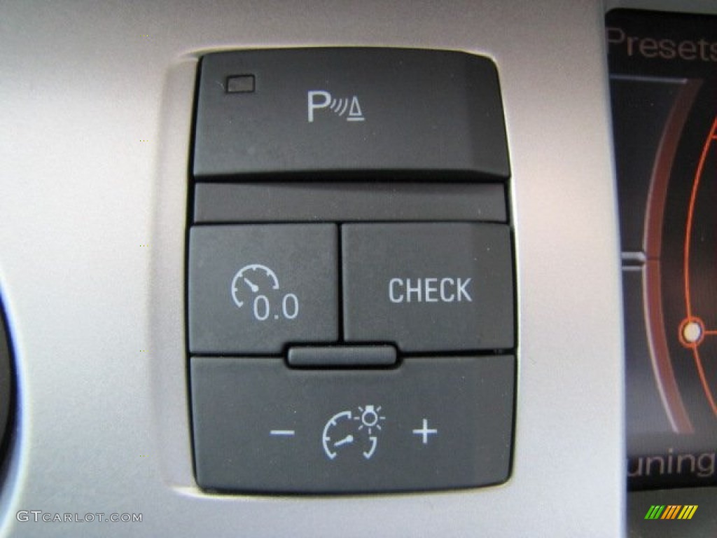 2008 Audi Q7 4.2 Premium quattro Controls Photo #69211199