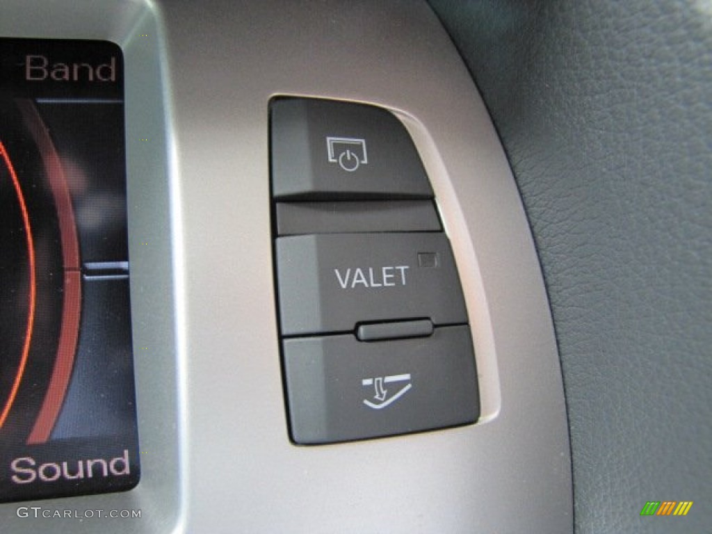 2008 Audi Q7 4.2 Premium quattro Controls Photo #69211205